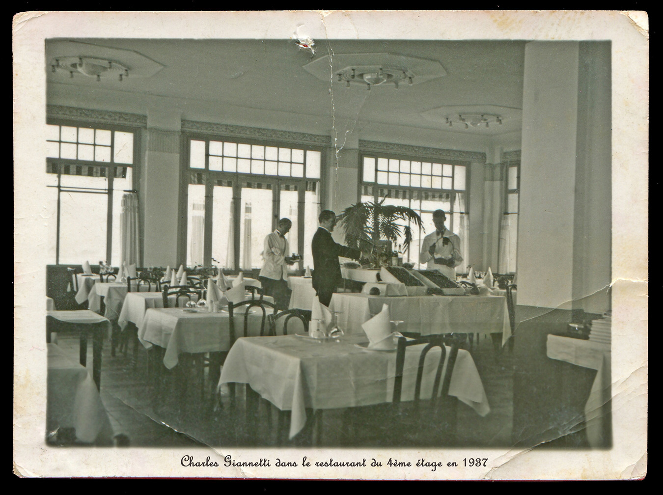 1937 Charles Giannetti au Restaurant